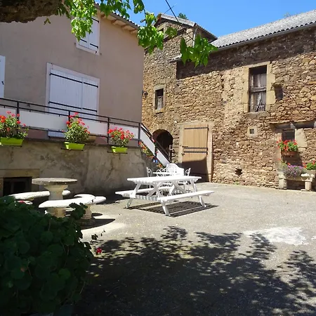 A Pres Du De Villefranche De Panat Holiday home *