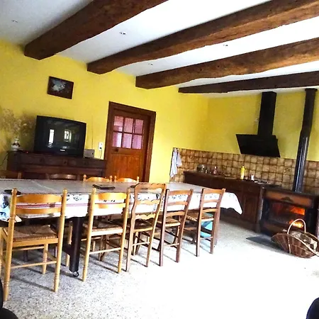 A Pres Du De Villefranche De Panat Holiday home *