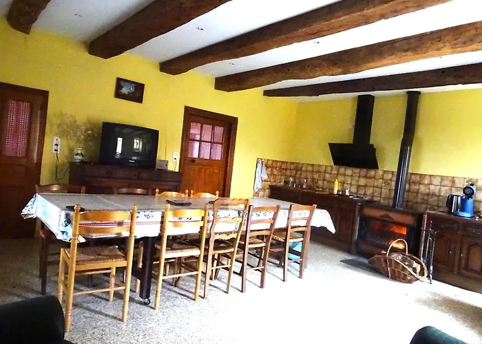 A Pres Du De Villefranche De Panat Holiday home *