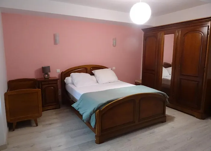 A Pres Du De Villefranche De Panat * Broquies